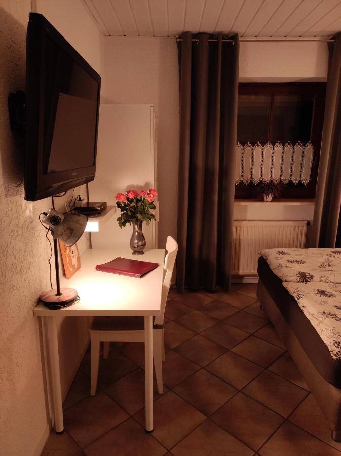Gäste Apartement Casa Luber Thalmassing  Bagian luar foto