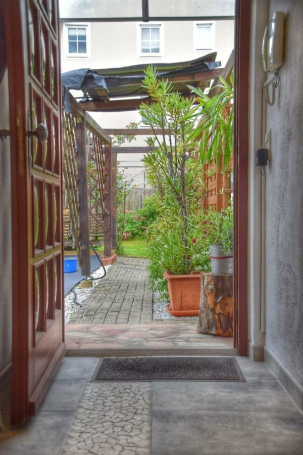 Gäste Apartement Casa Luber Thalmassing  Bagian luar foto